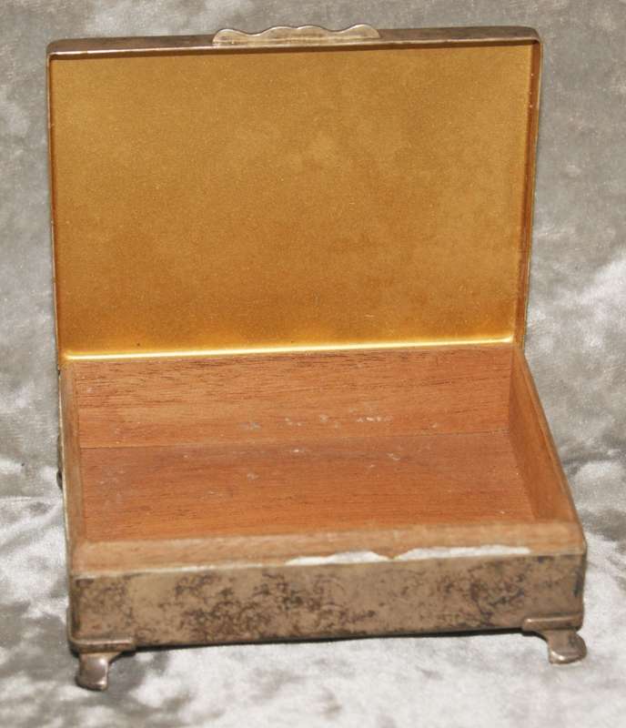 Aristocrat EPNS footed cigarette box