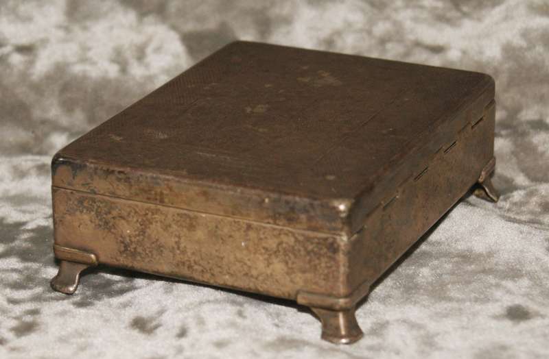 Aristocrat EPNS footed cigarette box