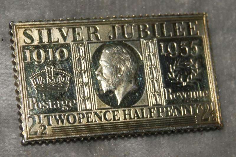 Hallmarked silver "stamps of royalty" replica no15 (19.6g) @ crazy low R1 start