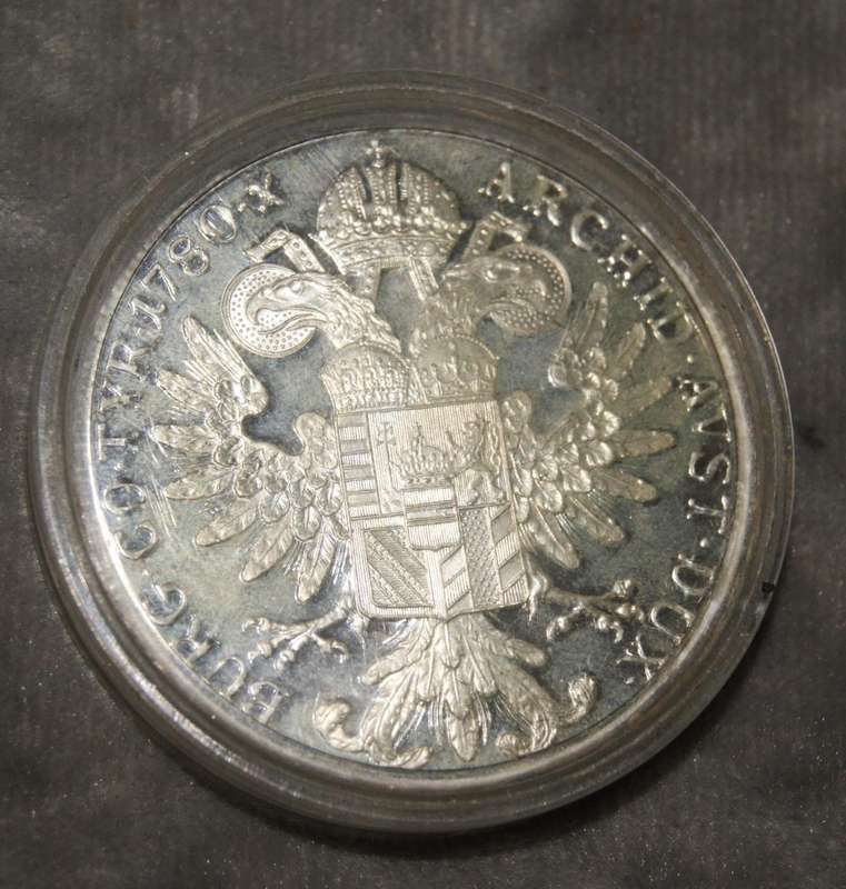 M. Theresa proof coin in protective case (28.2g)