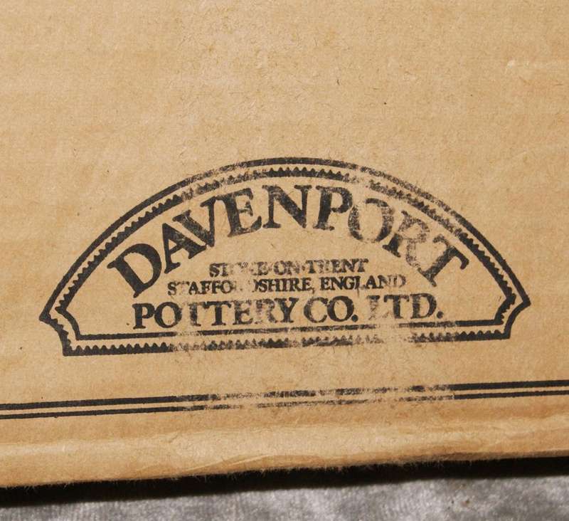 Davenport Baby Elephants collectable plate in original box with paperwork