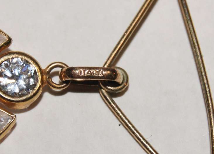 9ct Gold Brooch Pendant (1.8g) @@@ CRAZY LOW R1 START