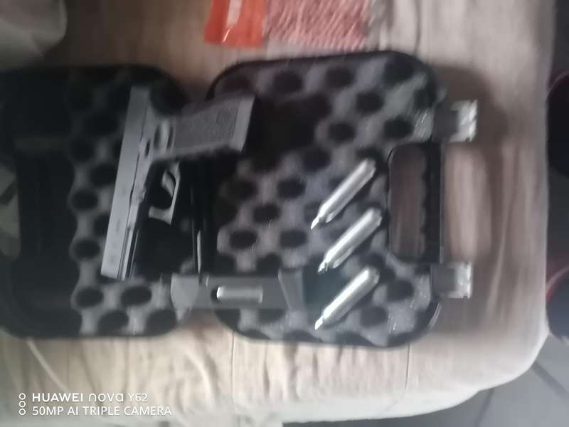 Umarex Glock 17 Deluxe BLK 6mm co2