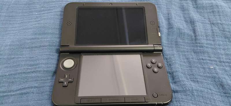 Nintendo 3DS XL Console (Black/Grey)