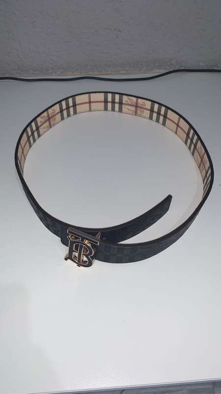 Burberry reversible belt