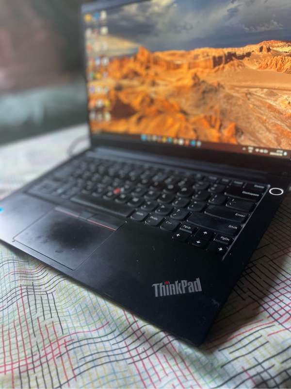 Lenovo ThinkPad E14 14-inch FHD Intel Core i5-1135G7 16GB RAM 256GB SSD Win 11