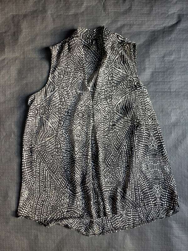 Ladies Oasis Fashion Top (Size 10)
