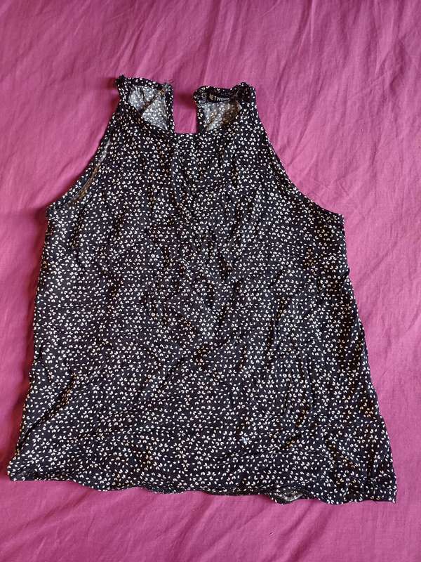 Ladies Top Network (Size 6)