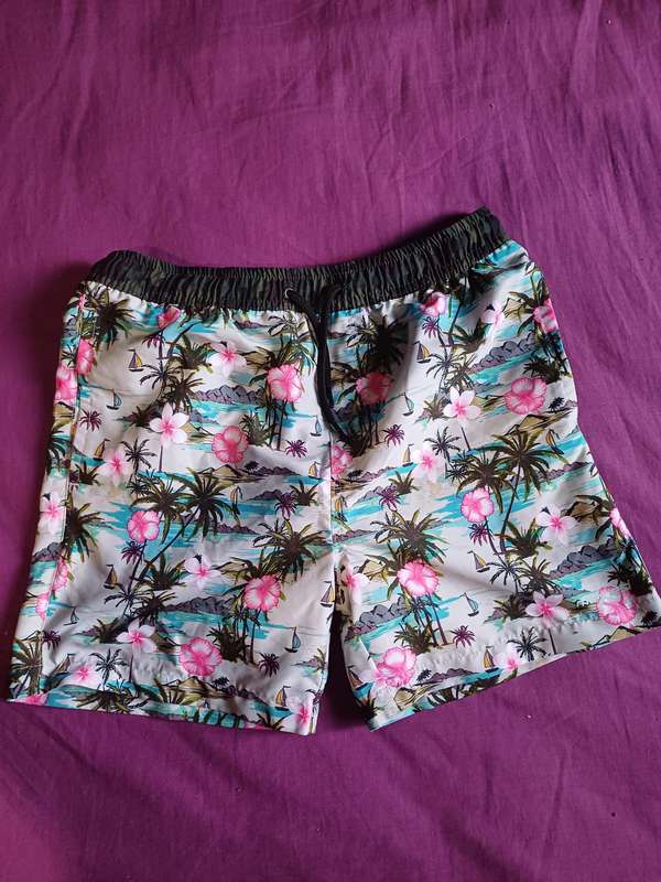Girl Maxed Short (Size 13-14years)