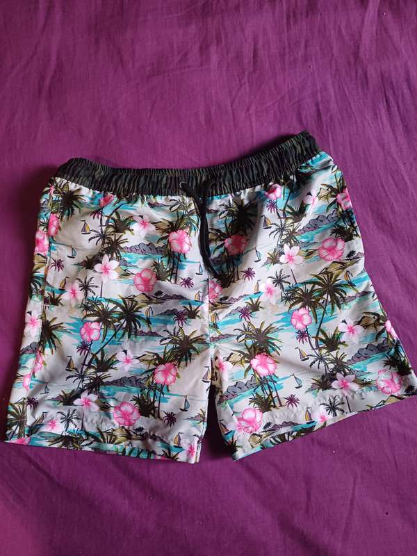 Girl Maxed Short (Size 13-14years)
