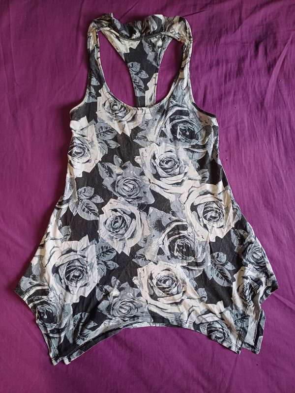 Ladies Top (Size M)