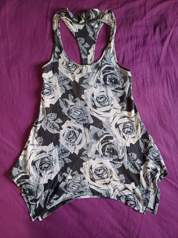 Ladies Top (Size M)