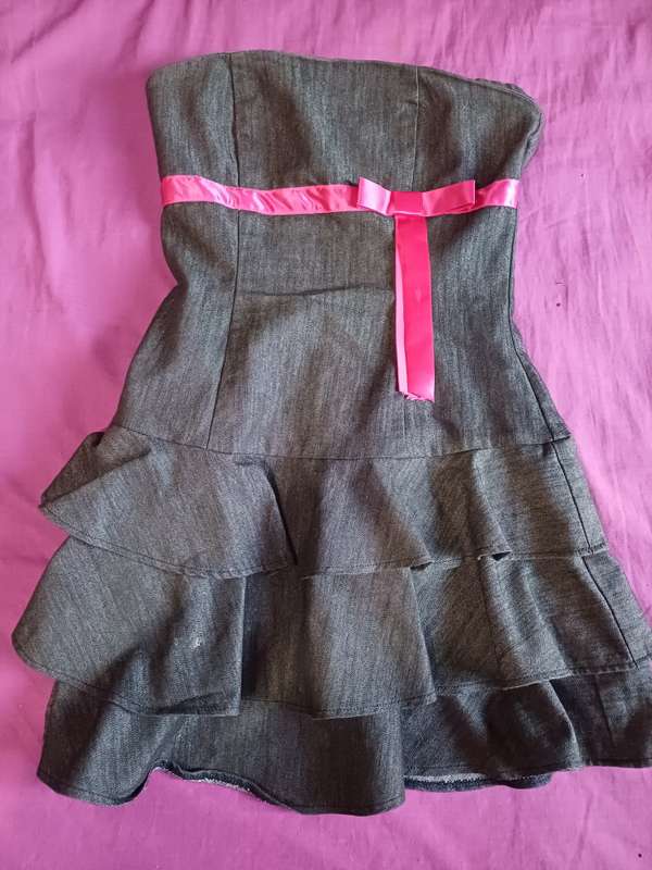 Ladies Dress (Size 32)
