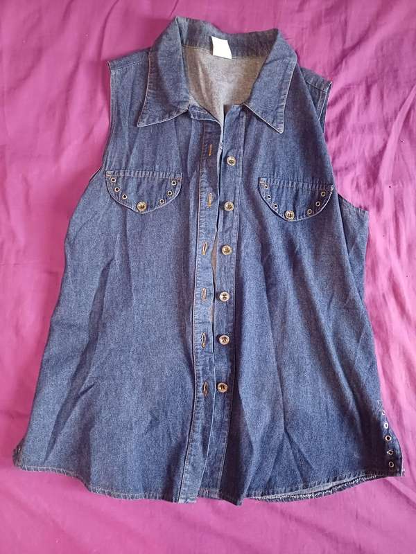 Ladies Top I.Q (Size 38)