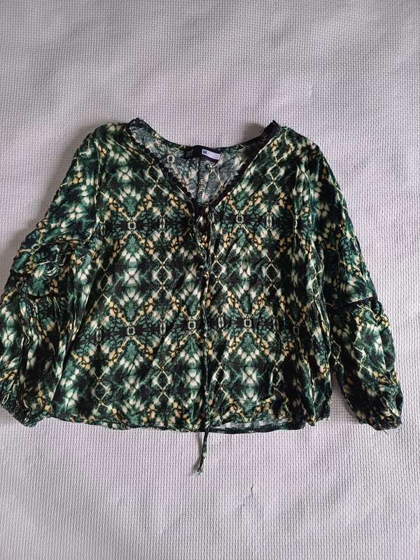 Ladies Top RT (Size M)