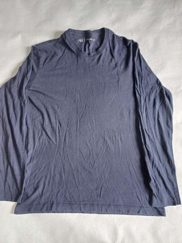 Mens Top AU Essentials (Size M)