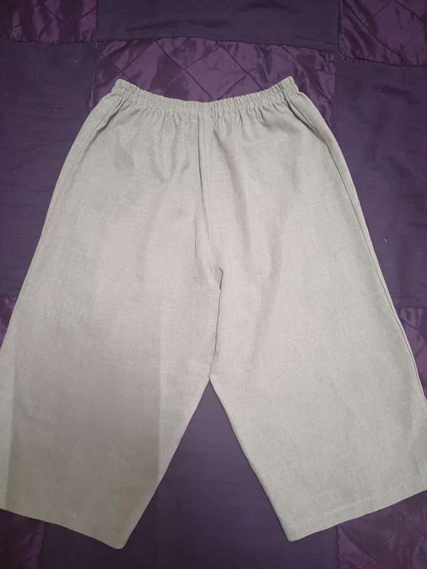 Ladies 3/4 Pants (Size M/L)