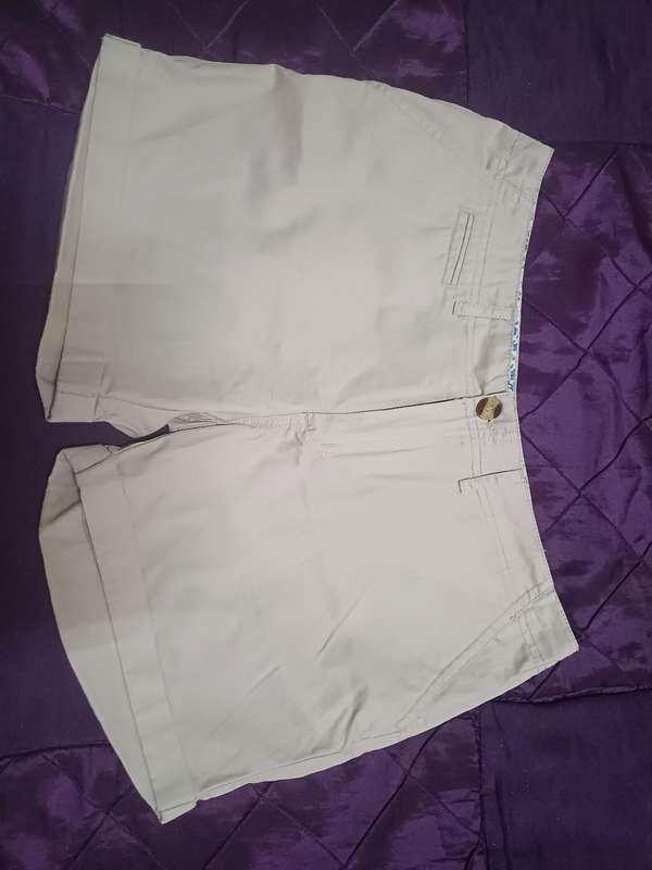 Ladies Short Red (Size 30)