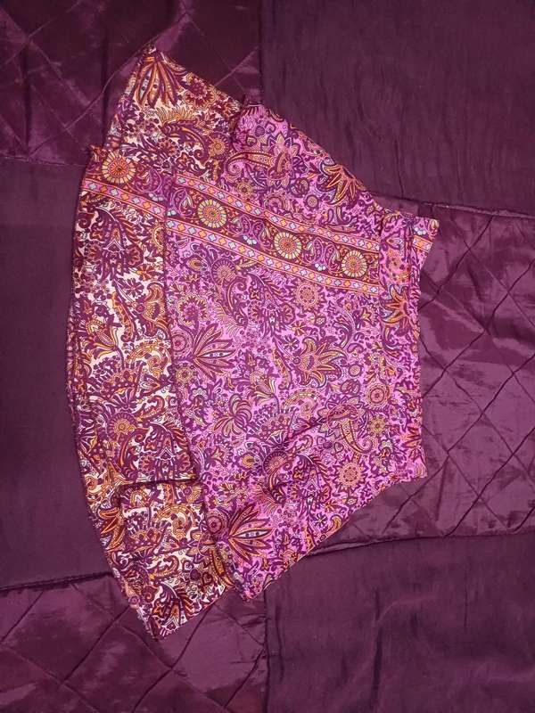 Ladies Skirt (Size M)