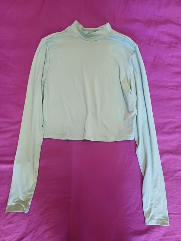 Ladies Longsleeve Top (Size S)