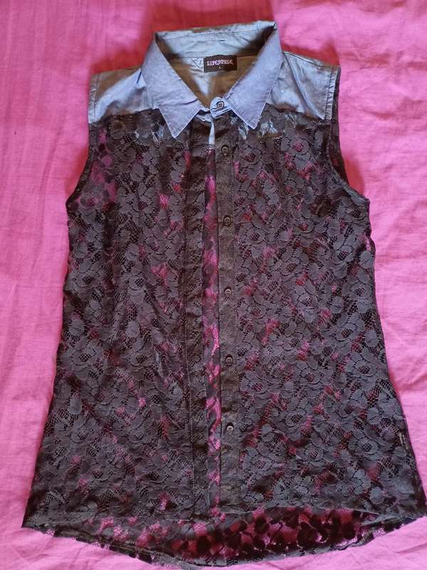 Ladies Top (Size L)