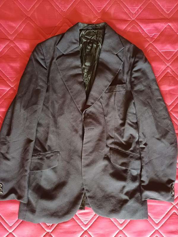 Men Suit Jacket (Size M)