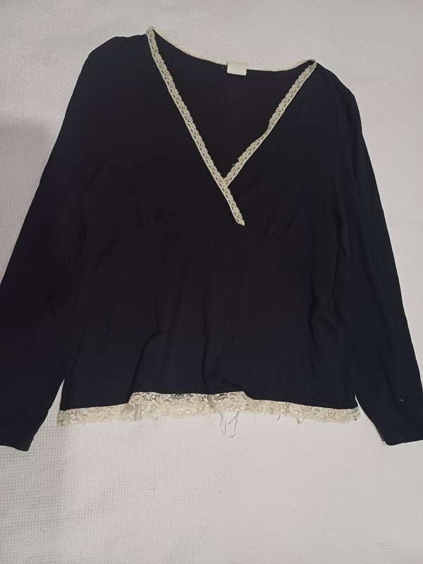 Ladies Top (Size M)