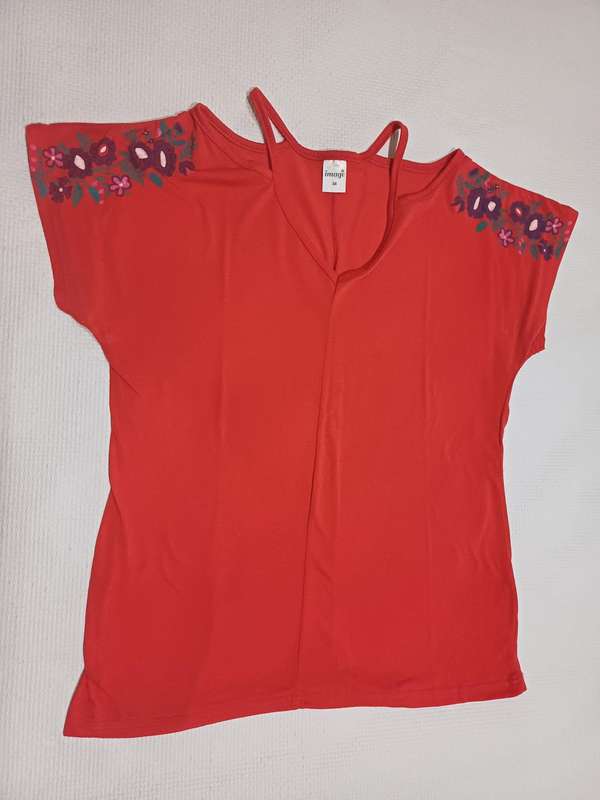 Ladies Top Image (Size 34)
