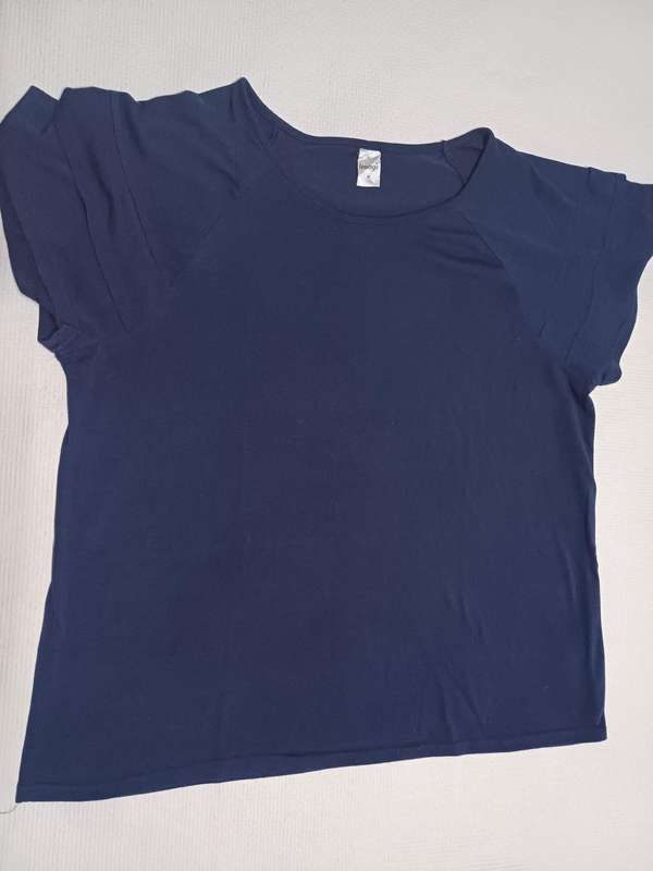 Ladies Top Image (Size 42)