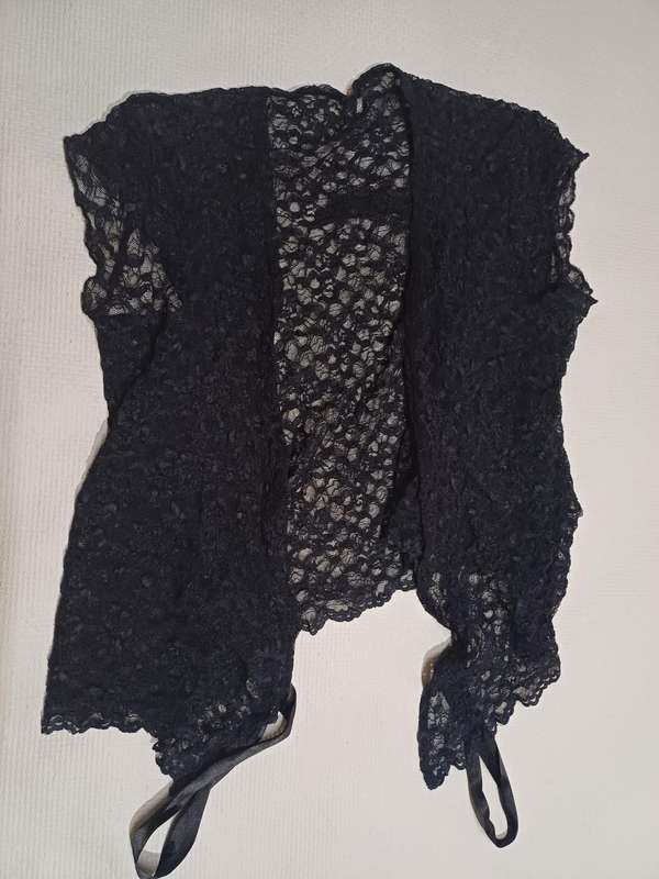 Ladies Top (Size S)