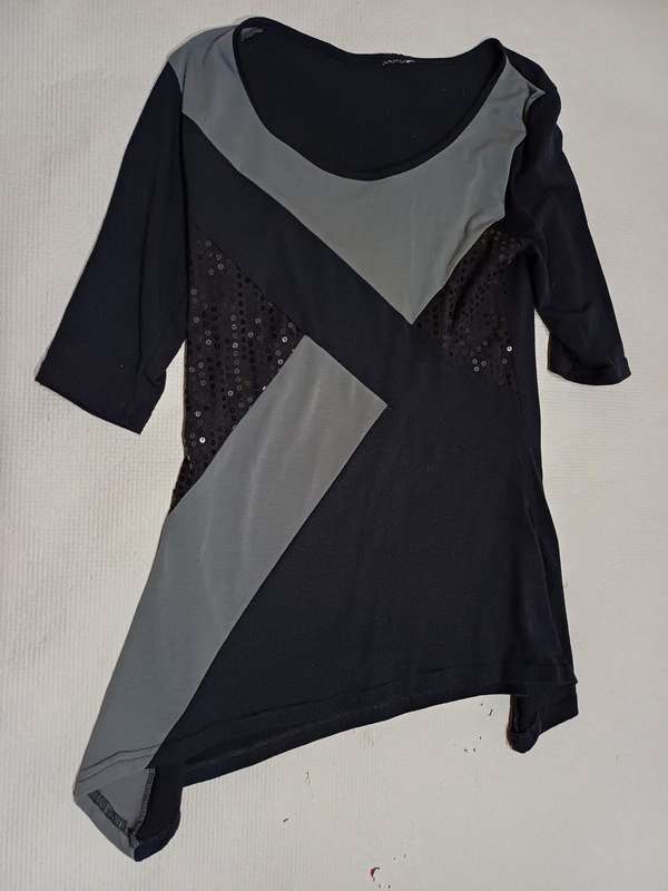 Ladies Top (Size S)
