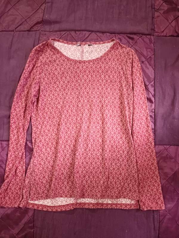 Ladies Top (Size M)