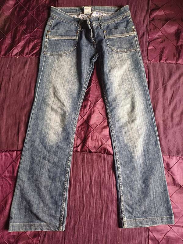 Ladies Jeans RT (Size 32)