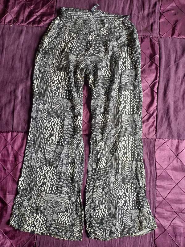 Ladies Pants Red (Size 32)
