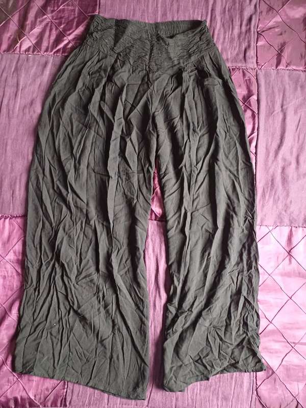 Ladies Pants (Size M)