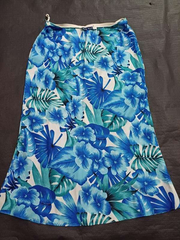 Ladies Skirt New Era (Size 14)