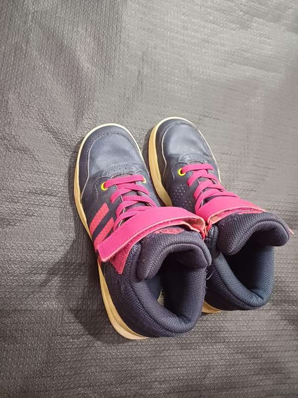 Ladies Shoes Friends Inc (Size 3)