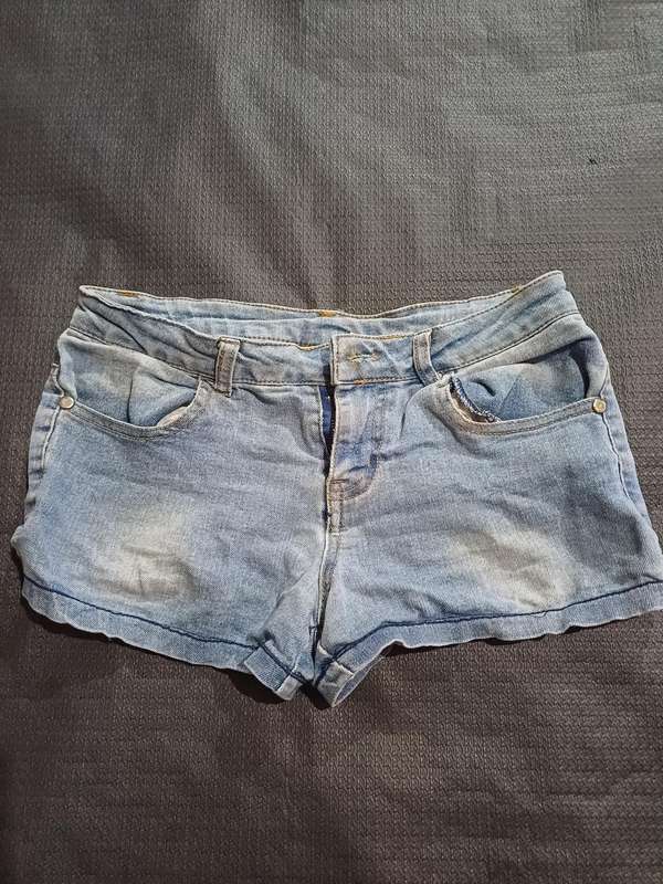 Girl Short Friends Inc (Size 9-10)