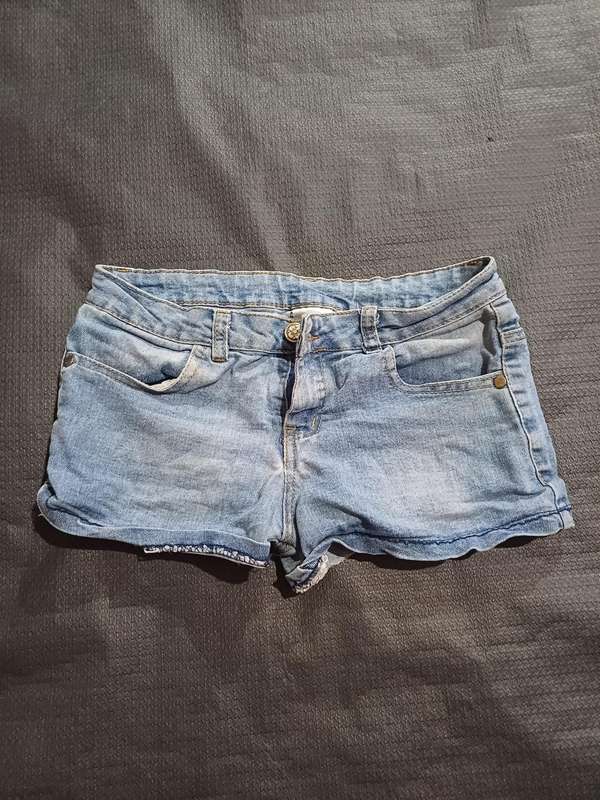 Girl Short Friends Inc (Size 9-10)