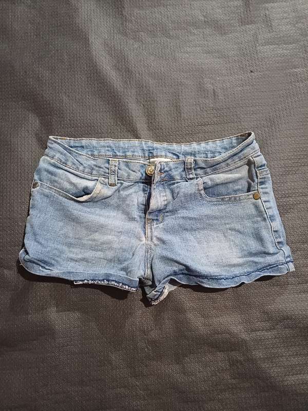 Girl Short Friends Inc (Size 9-10)