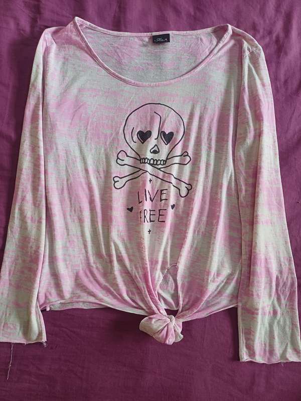 Ladies Longsleeve Top Free 2BU (Size 12)