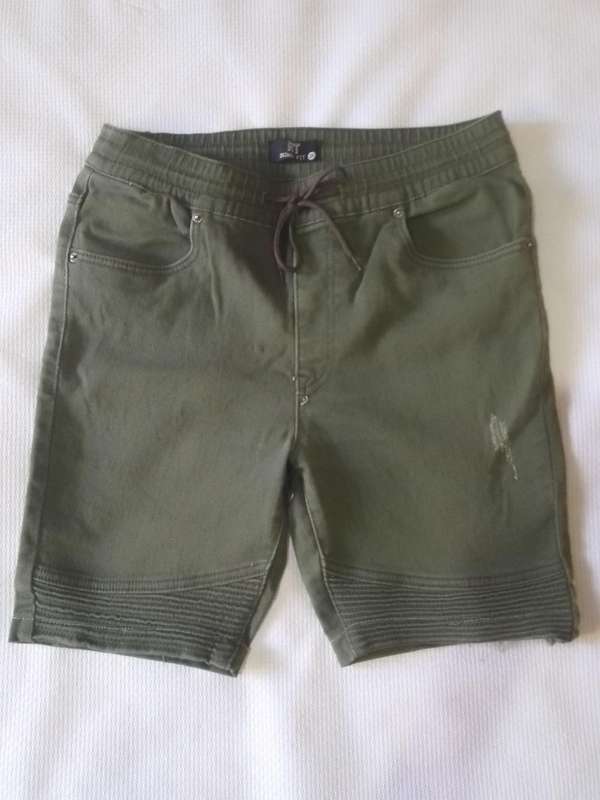 Mens 3/4 Short RT Skinny Fit (Size 32)