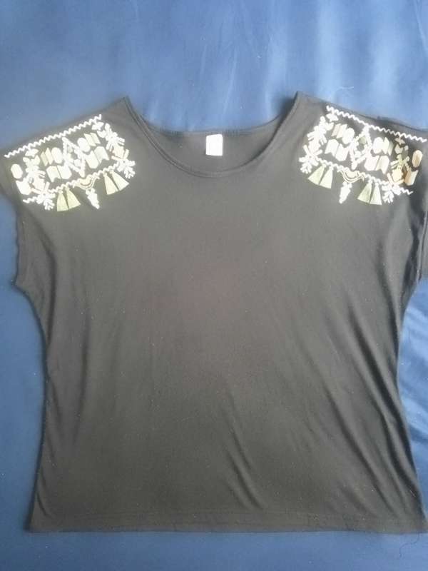 Ladies Top Image (Size 40)