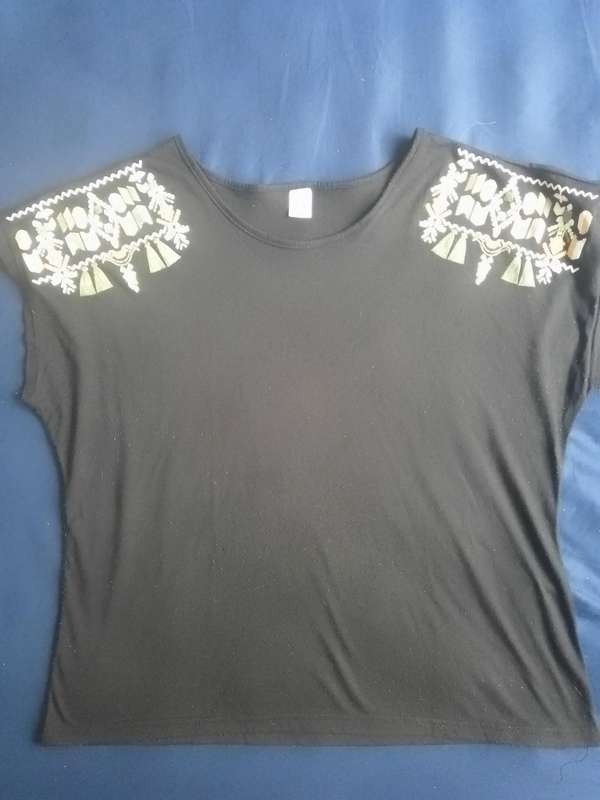 Ladies Top Image (Size 40)