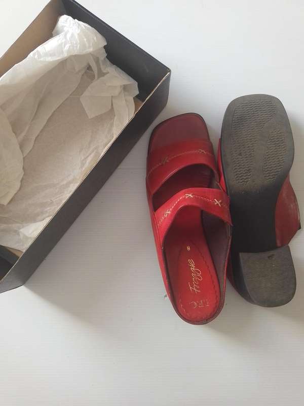 Shoes Froggie Combo (Size 8)
