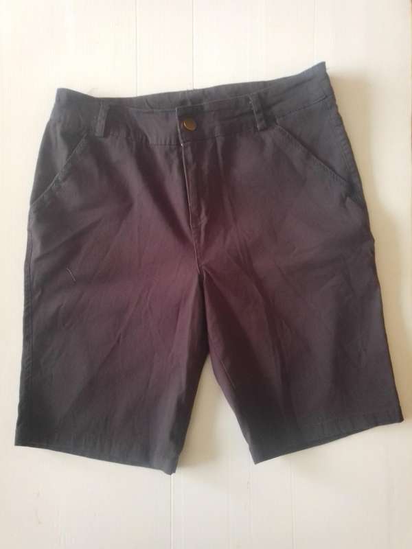 Ladies 3/4 Pants Maxed (Size 34)
