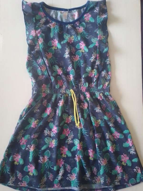 Girls Dress (Size 11-12years)