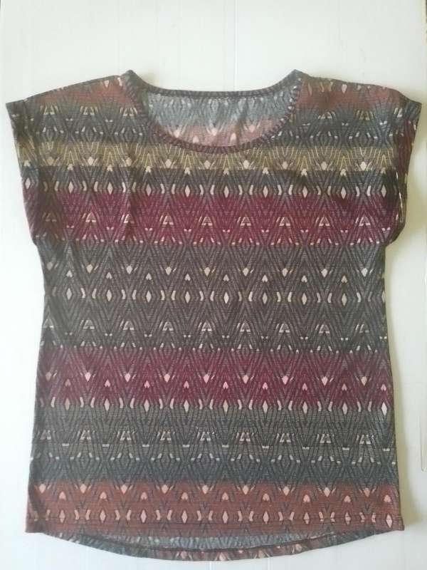 Ladies Top (Size L)