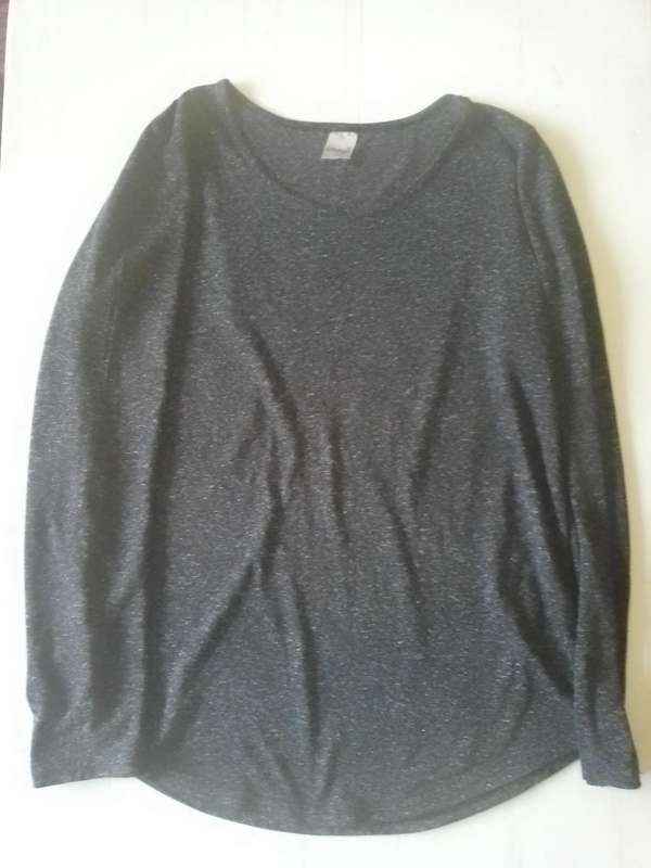 Ladies Top Image (Size 32)