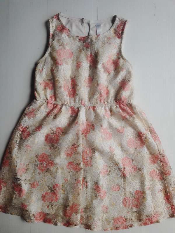 Girl Dress (Size 4-5years)